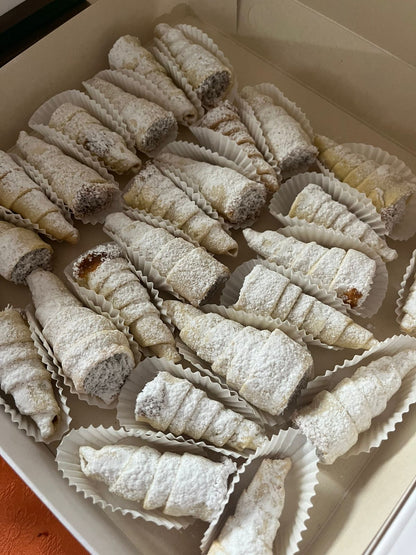 Cachitos Clásicos relleno con manjar (30 unidades)